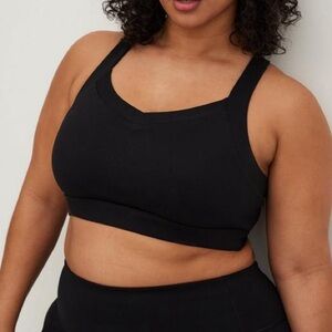 Low-Impact Wireless V-Neck Active Sports Bra